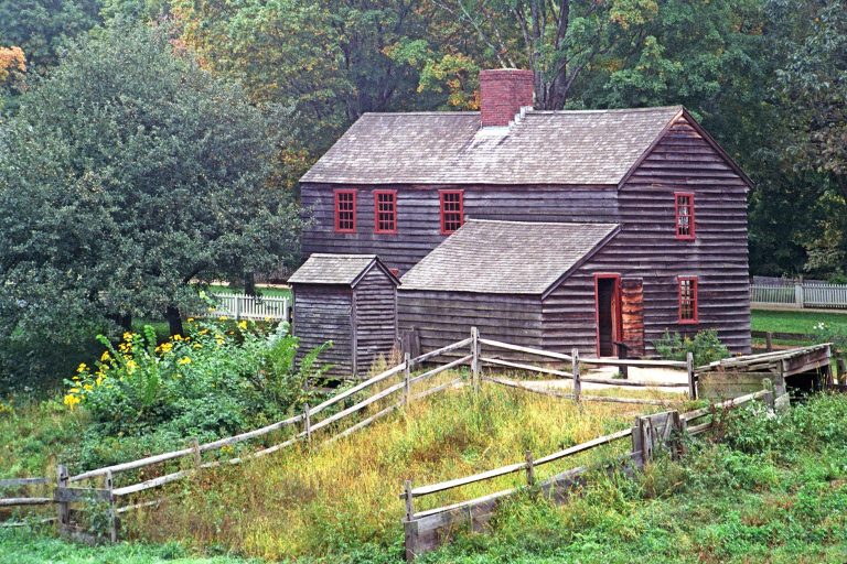 An old abandoned house; it even has a outhouse.
